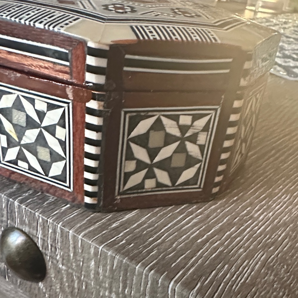 Intricate Geometric Inlay Box - Picture 5 of 6